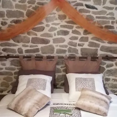 Nocleg ze śniadaniem La Roussilhe Sousceyrac