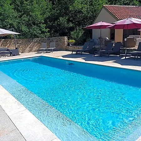 La Roussilhe Oda ve Kahvaltı