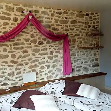 La Roussilhe Bed & Breakfast